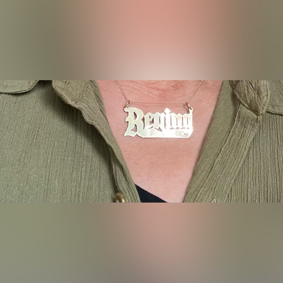 14K Yellow real solid Gold Personalized Regina Name Pendant  4.3 grams - Picture 8 of 9